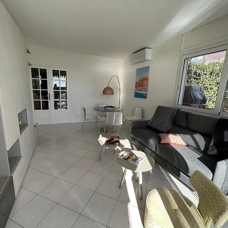 Le Pamela Face A La Mentone