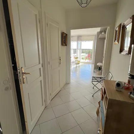 Le Pamela Face A La * Mentone